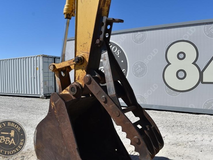 1990-caterpillar-el200b-image-28