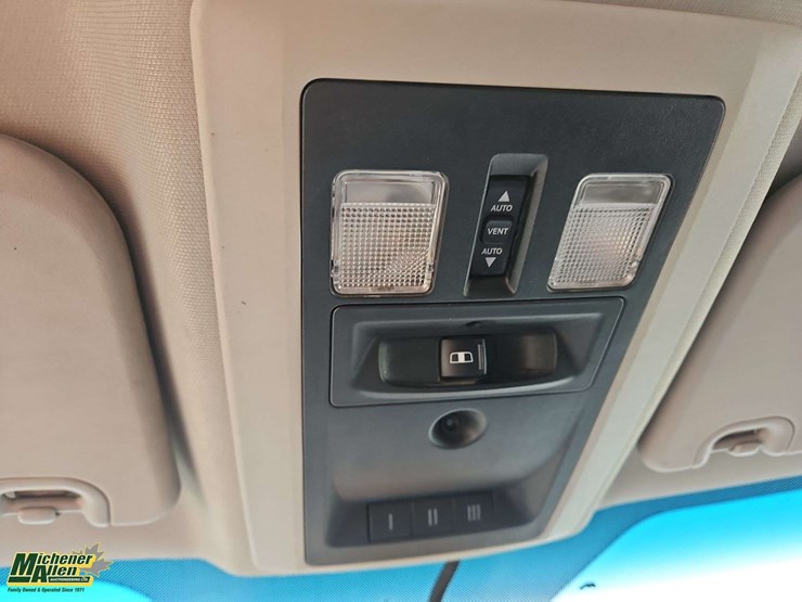 2012-dodge-1500-image-16
