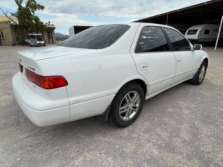 #2768-•-2001-toyota-camry-(title-in-delay)-image-98