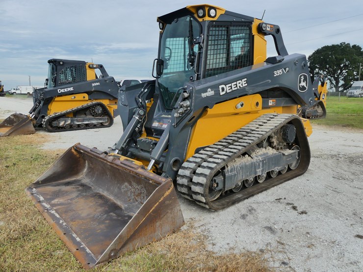 deere-335p-image-1