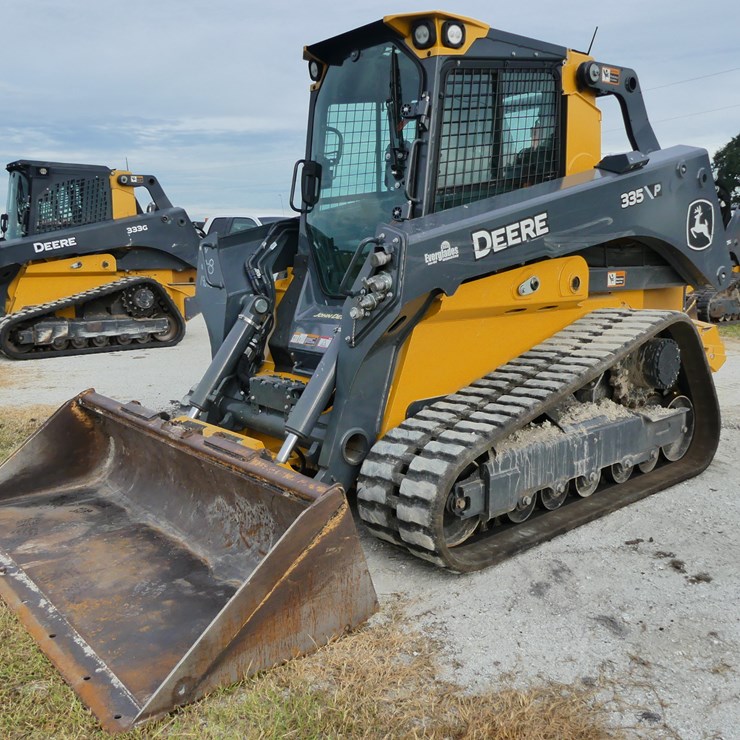 Deere 335P