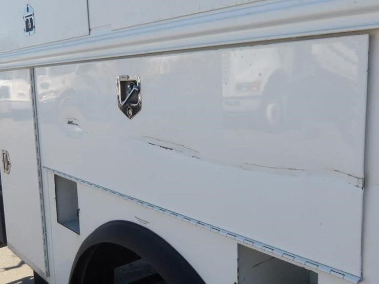 2011-ford-f550-image-5