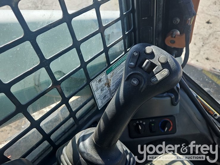 2019-bobcat-t590-image-33