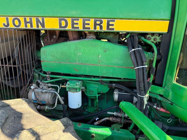 john-deere-8450-image-30