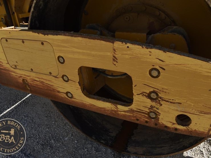 2009-caterpillar-cs56-image-24