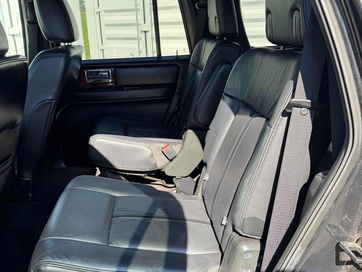 2015-lincoln-navigator-image-14