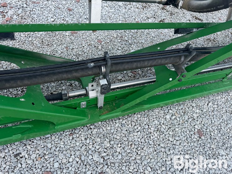 2020-john-deere-r4038-image-15