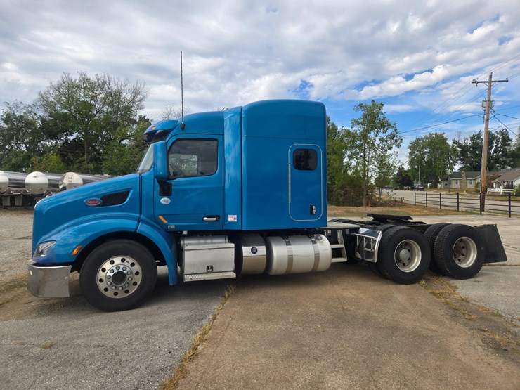 2020-peterbilt-579-image-5