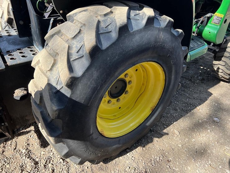 john-deere-3120-image-16