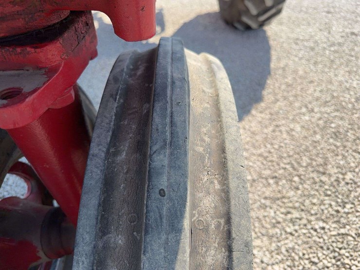 farmall-560-diesel-image-13