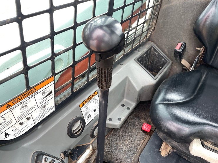2015-bobcat-t550-image-45