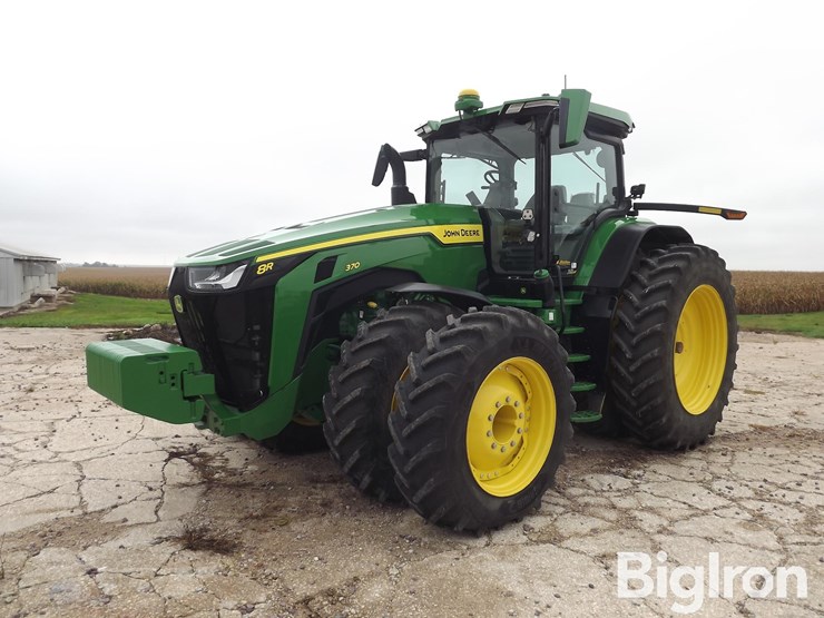 2023-john-deere-8r-370-image-1