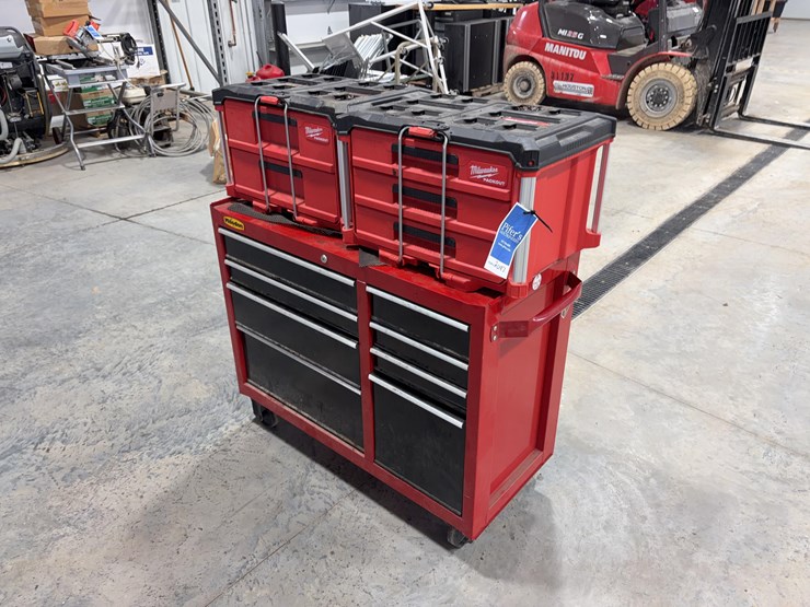 craftsman-tool-box-with-milwaukee-packouts-image-1
