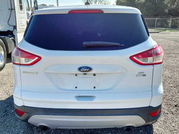 2016-ford-escape-se-image-5