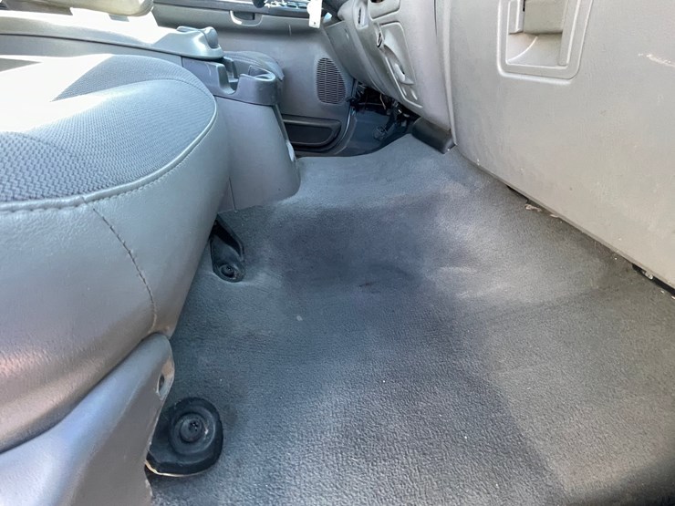 2003-ford-excursion-image-76