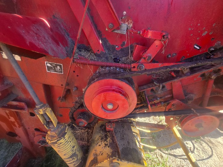 2001-new-holland-648-image-22