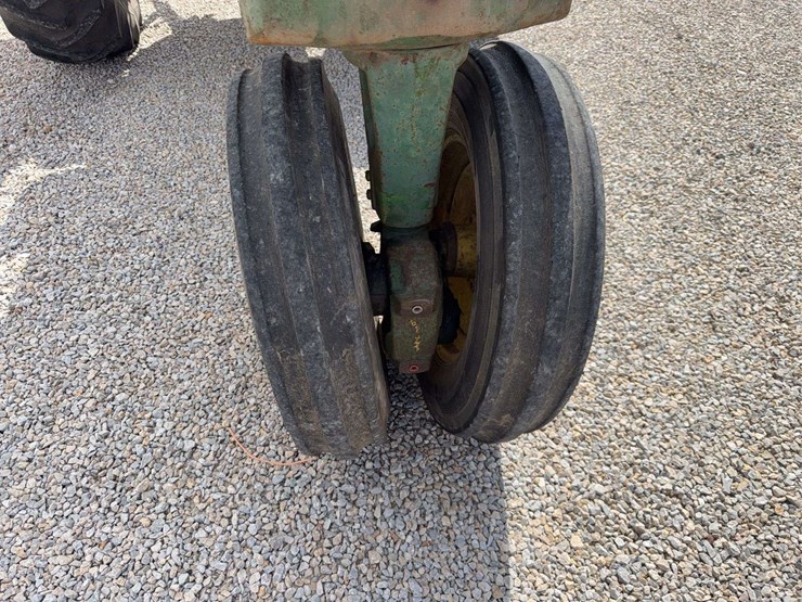 john-deere-720-image-14