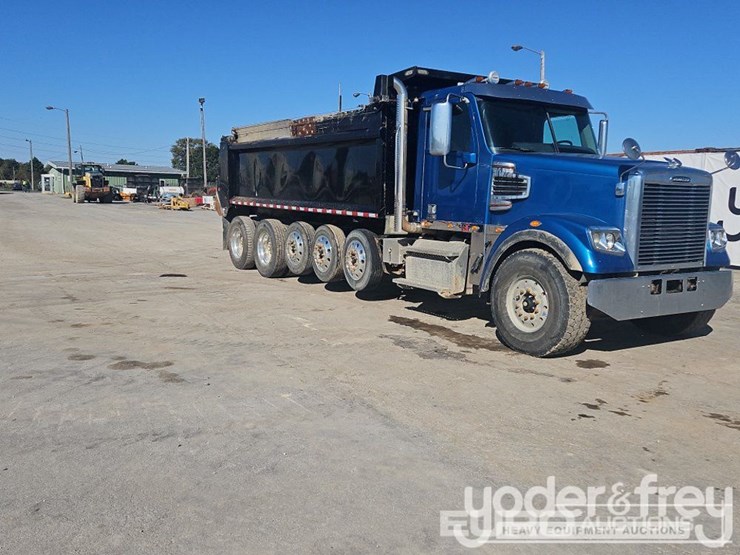 2019-freightliner-122sd-image-5