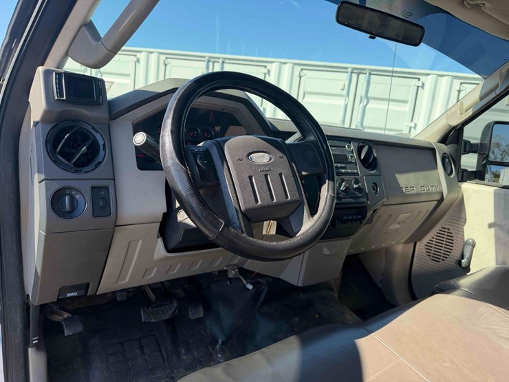2010-ford-f350-xl-image-16