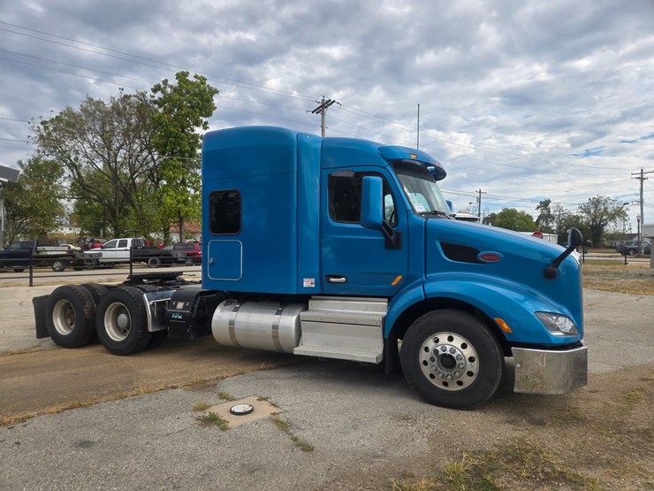 2020-peterbilt-579-image-18