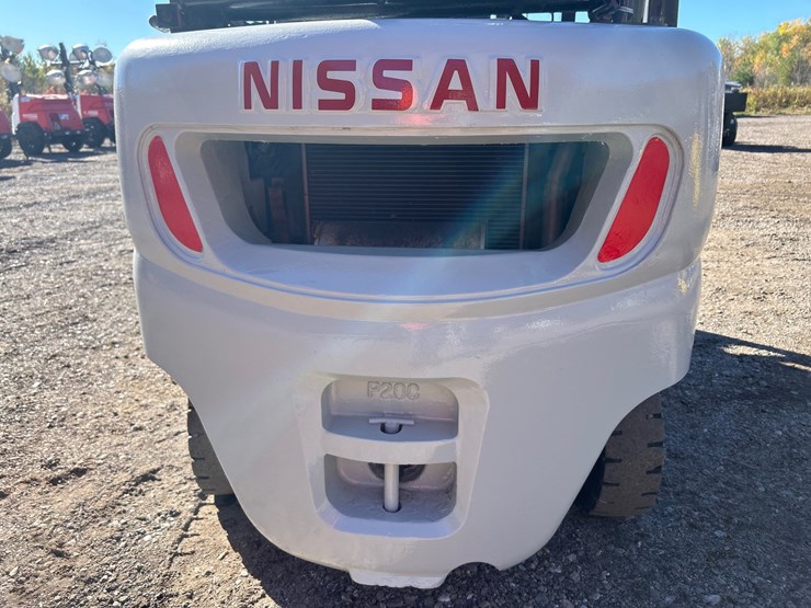 2012-nissan-mp1f1a20lv-image-23