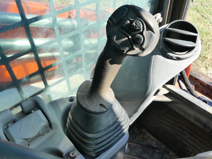 kubota-svl65-2-image-14