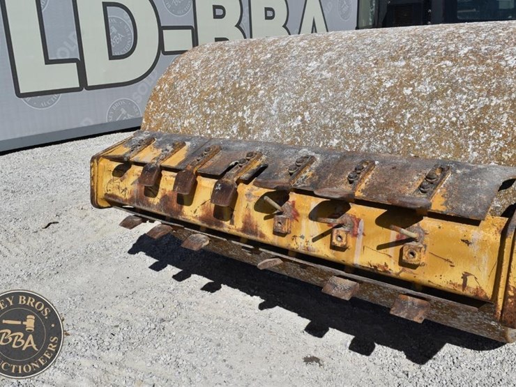 2009-caterpillar-cs56-image-28