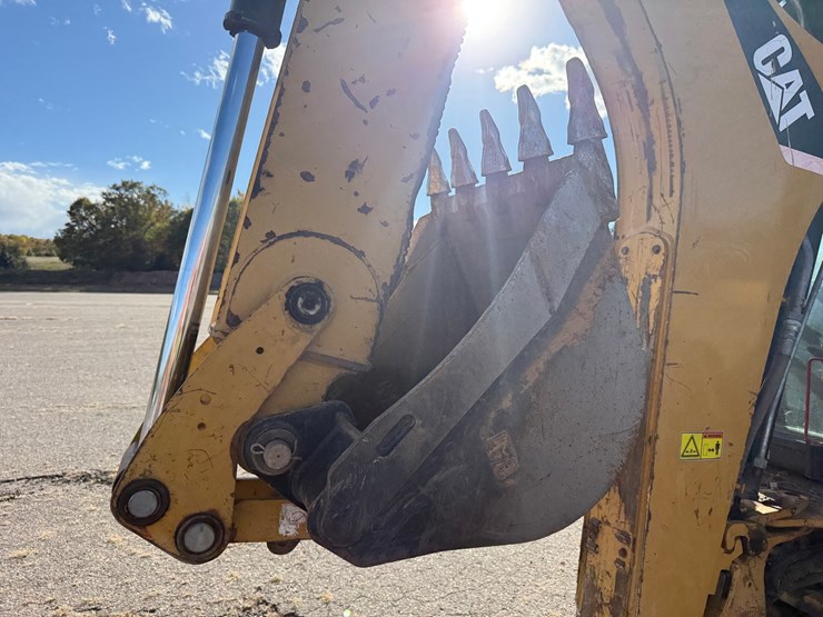 caterpillar-420e-image-57