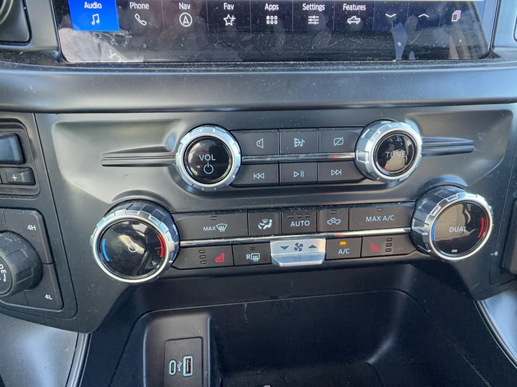 2024-ford-f150-xlt-image-25