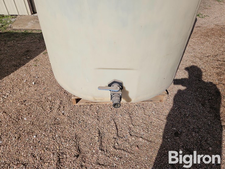 1000-gal-poly-liquid-fertilizer-tank-image-7