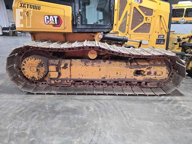 2021-caterpillar-d3-lgp-image-34