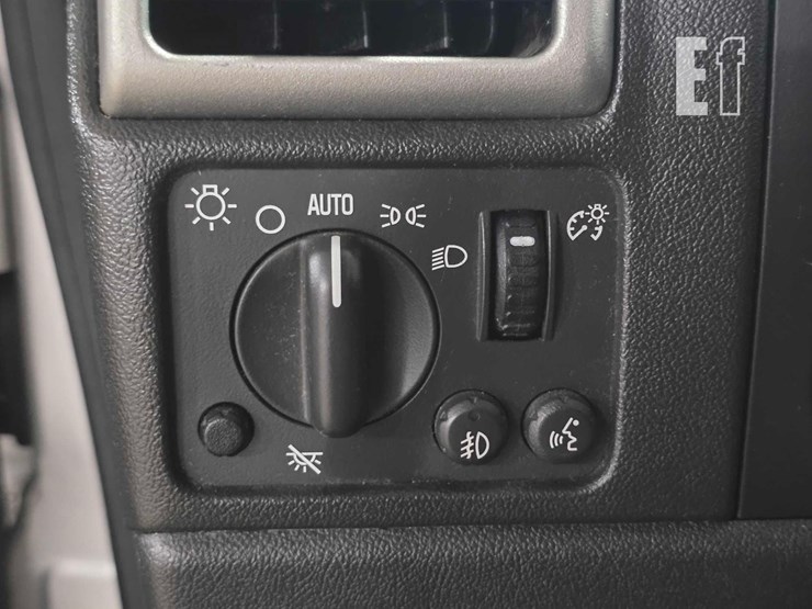 2012-chevrolet-colorado-image-16
