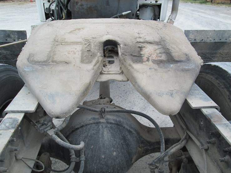 1998-freightliner-fl80-image-8