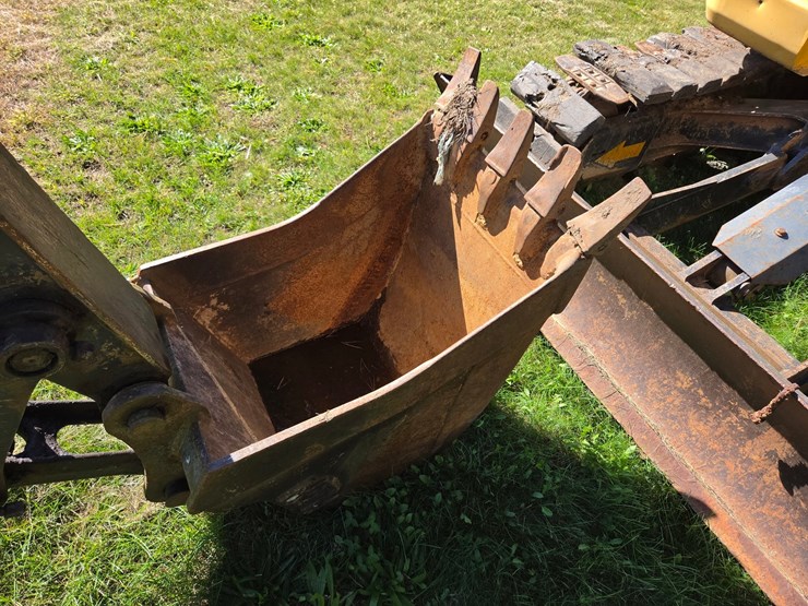 2017-deere-75g-image-33