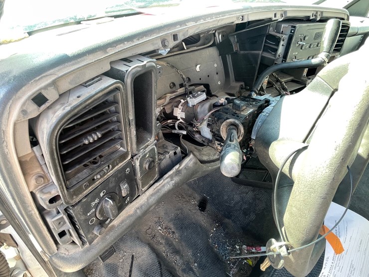 2005-chevrolet-silverado-1500-image-26