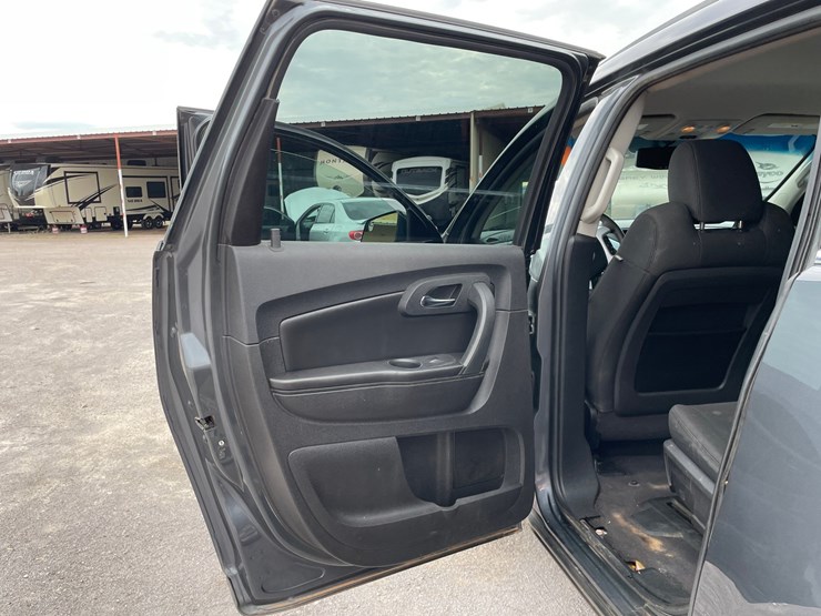 2010-chevrolet-traverse-image-22