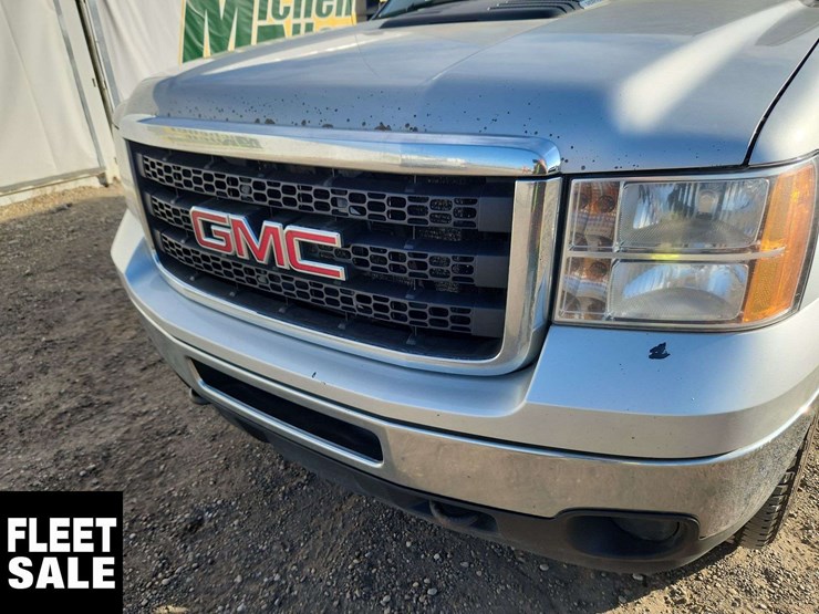 2014-gmc-sierra-3500hd-image-36