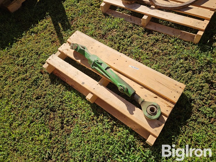 john-deere-8320-image-3