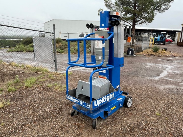 #4647-•-upright-25'-personnel-lift-image-2