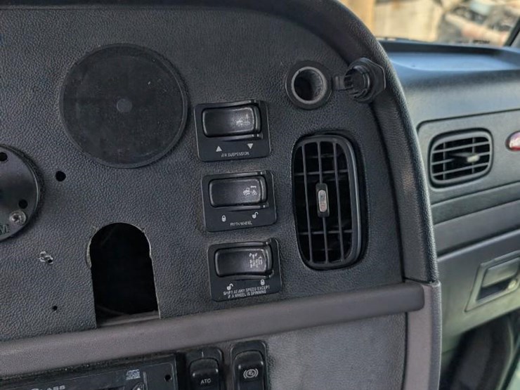 2014-peterbilt-386-image-24