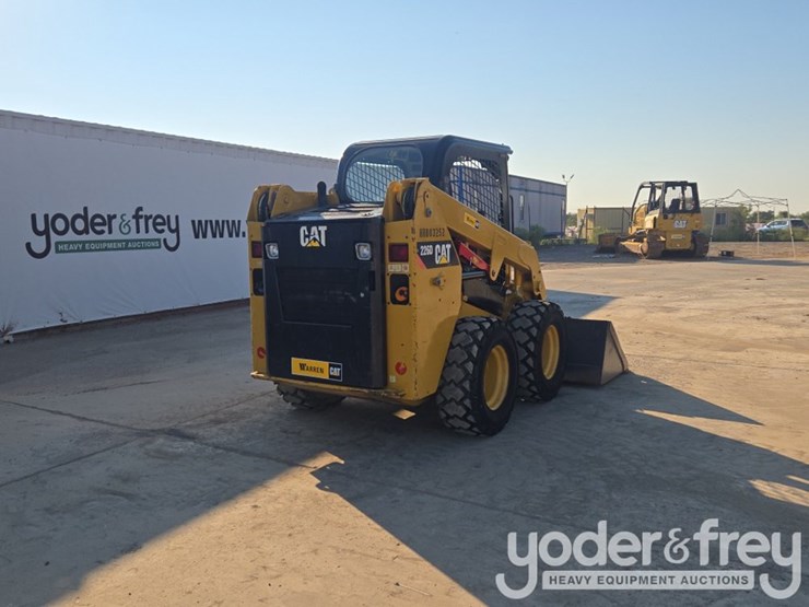 2018-caterpillar-226d-image-5