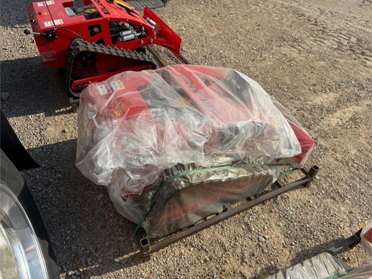 new-in-crate-sd-lanch-rc-lawn-mower-image-2