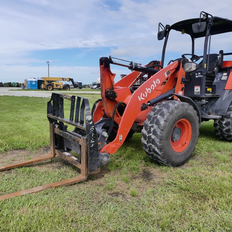 KUBOTA R640