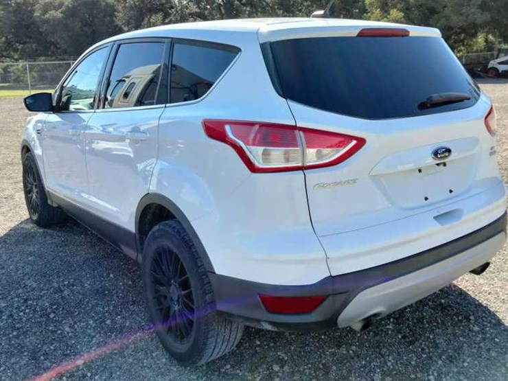 2016-ford-escape-se-image-6