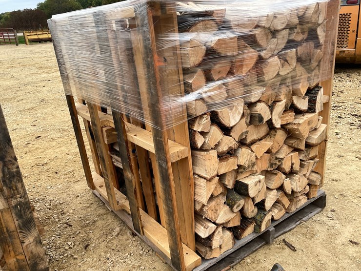 #3053-•-pallet-of-maple-firewood-image-6