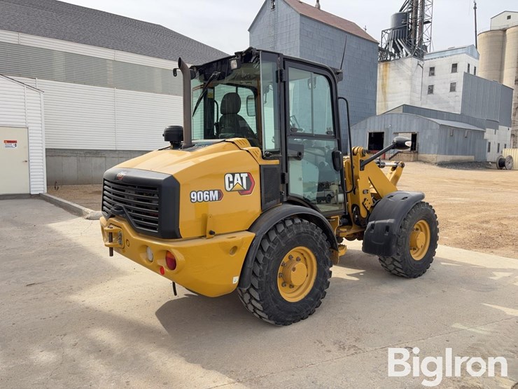 2017-caterpillar-906m-image-5