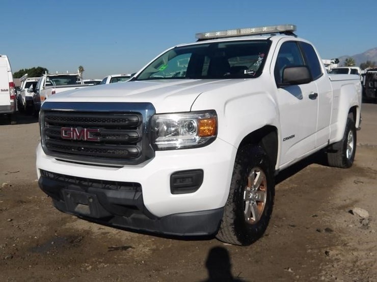 2016-gmc-canyon-image-1