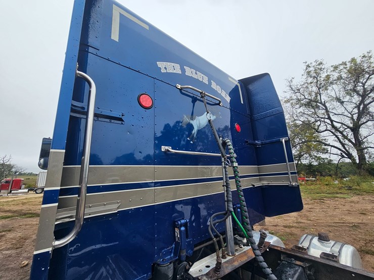 2001-peterbilt-379-image-70