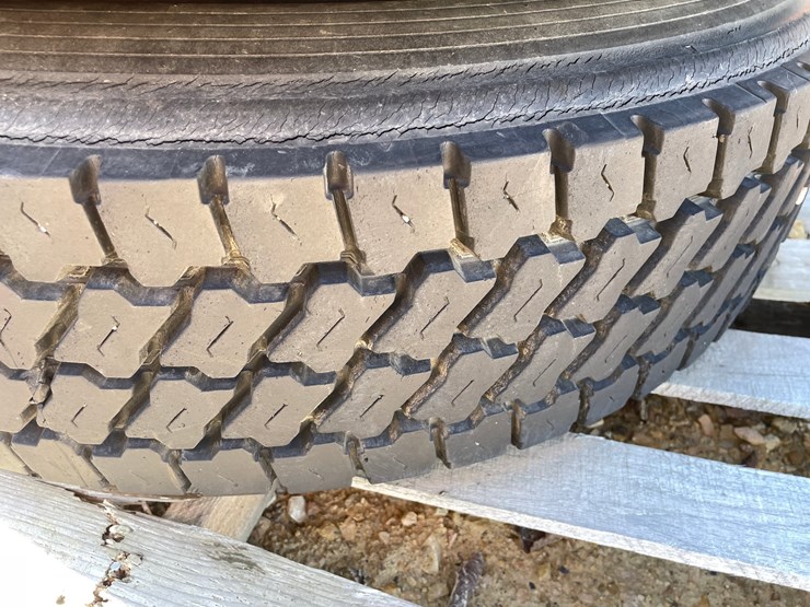 #3021-•-(4)-295/75r22.5-semi-drive-tires-and-rims-image-17