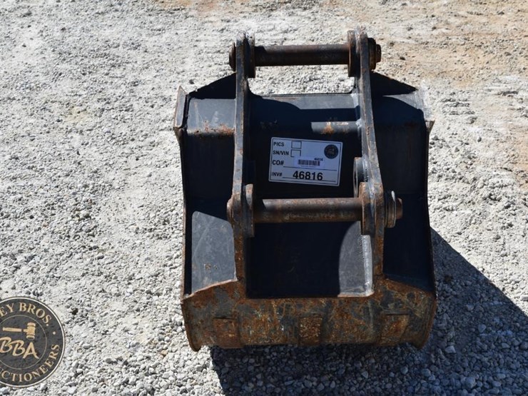 new-holland-b110c-image-4